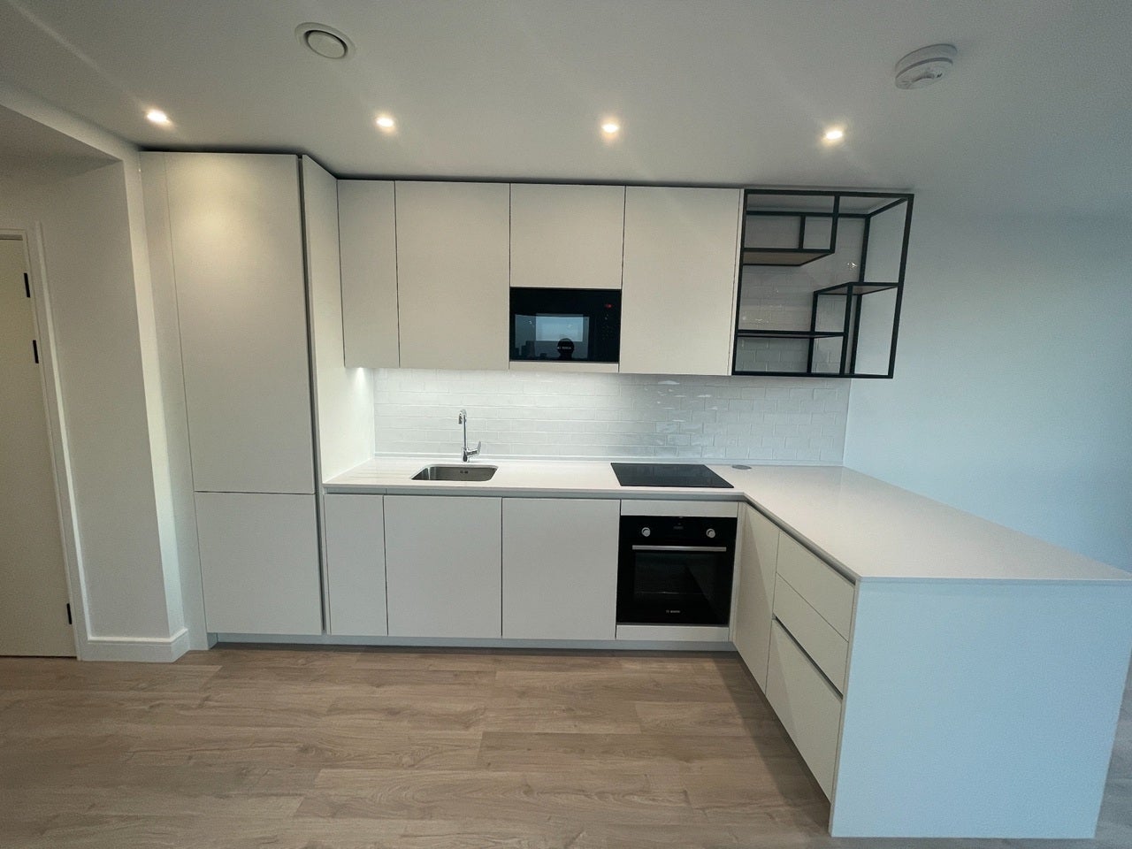 Flat Beresford Avenue in Greater London