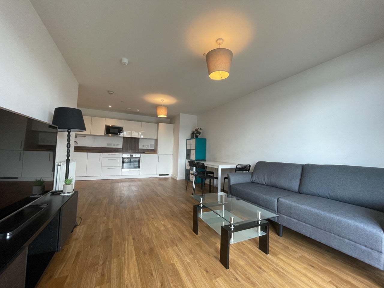 Flat Beresford Avenue in Greater London