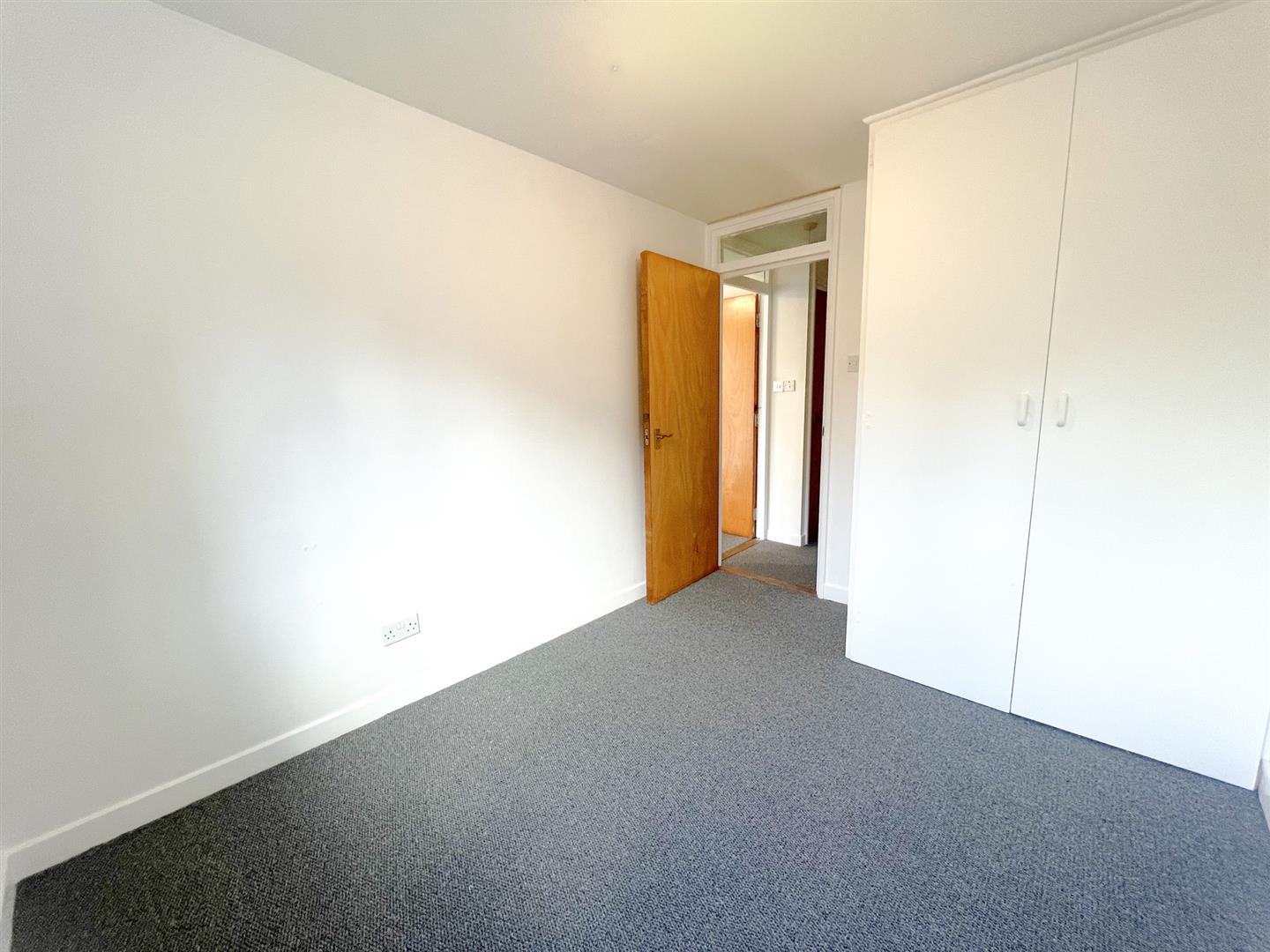 Flat Shanklin Court in Brighton and Hove