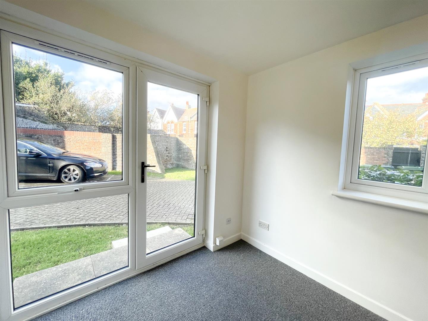 Flat Shanklin Court in Brighton and Hove