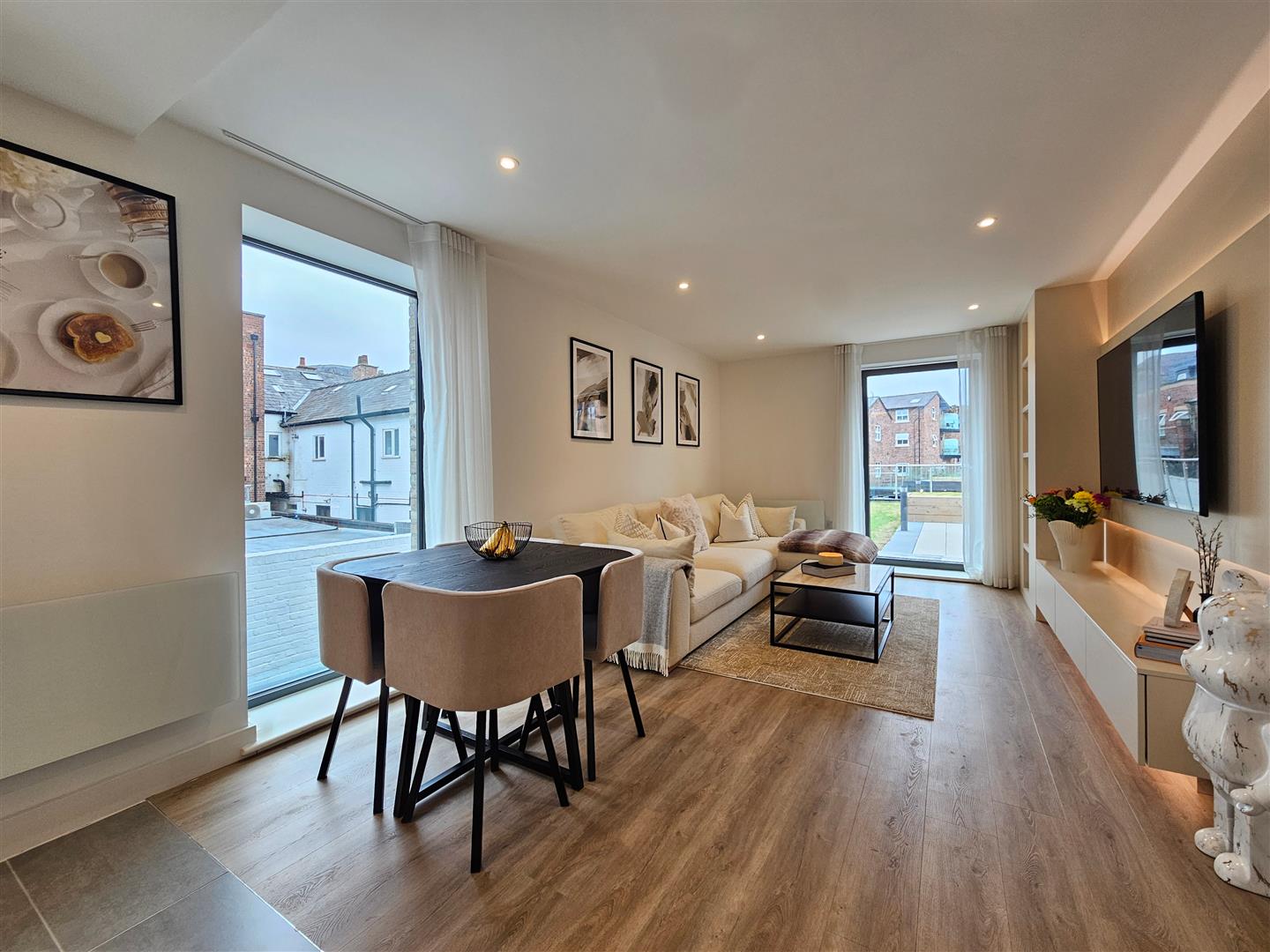 Flat Albert Court in Trafford