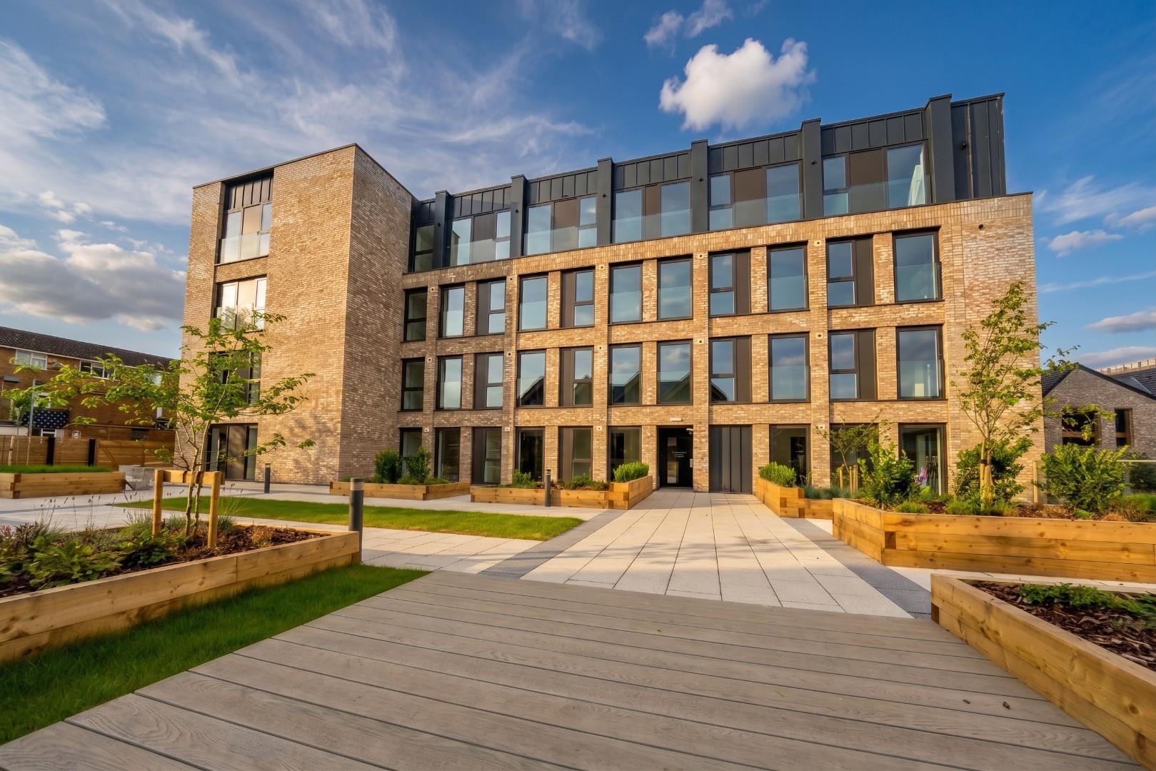 Flat Albert Court in Trafford