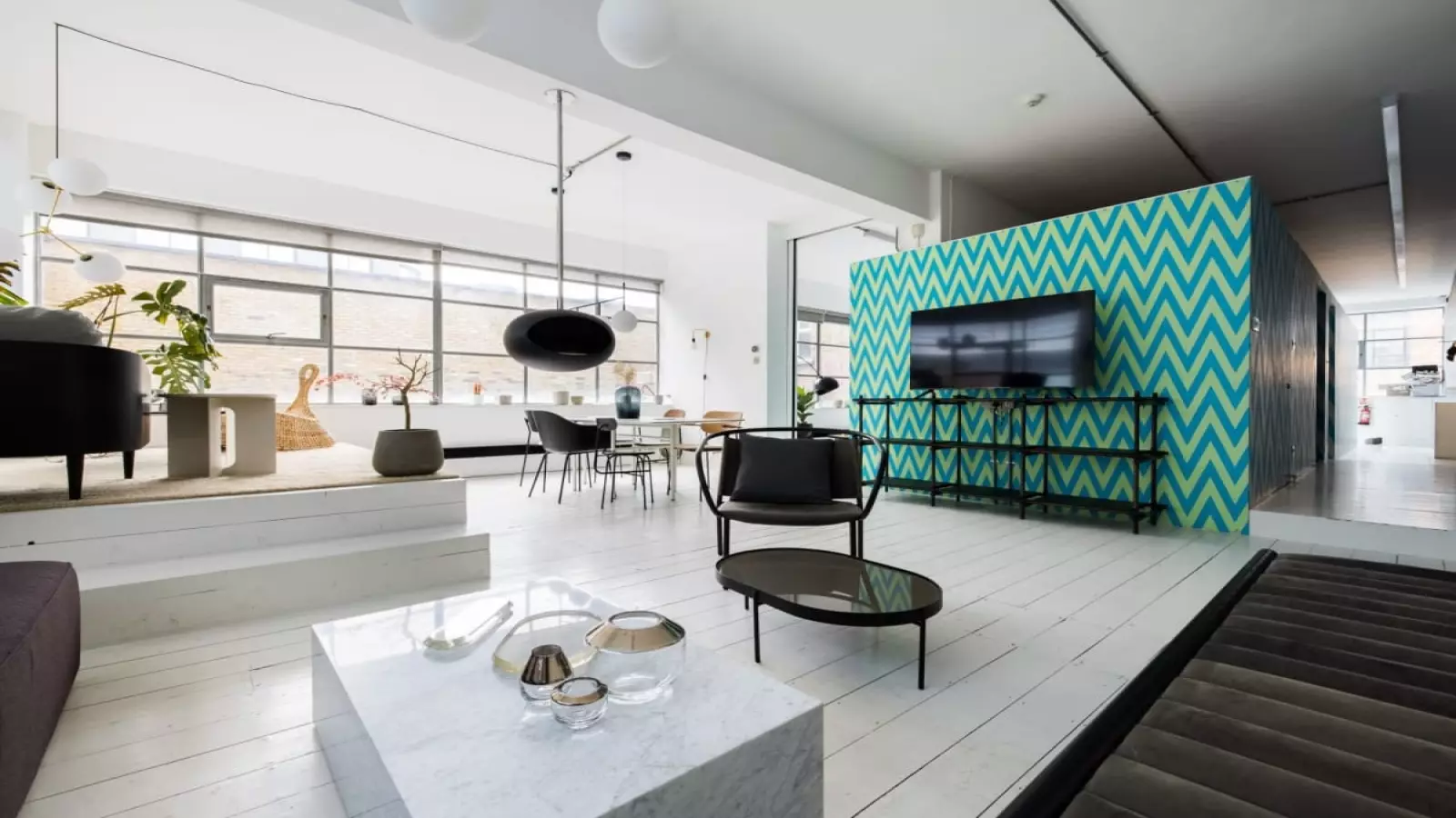 Flat Reliance Square in Greater London