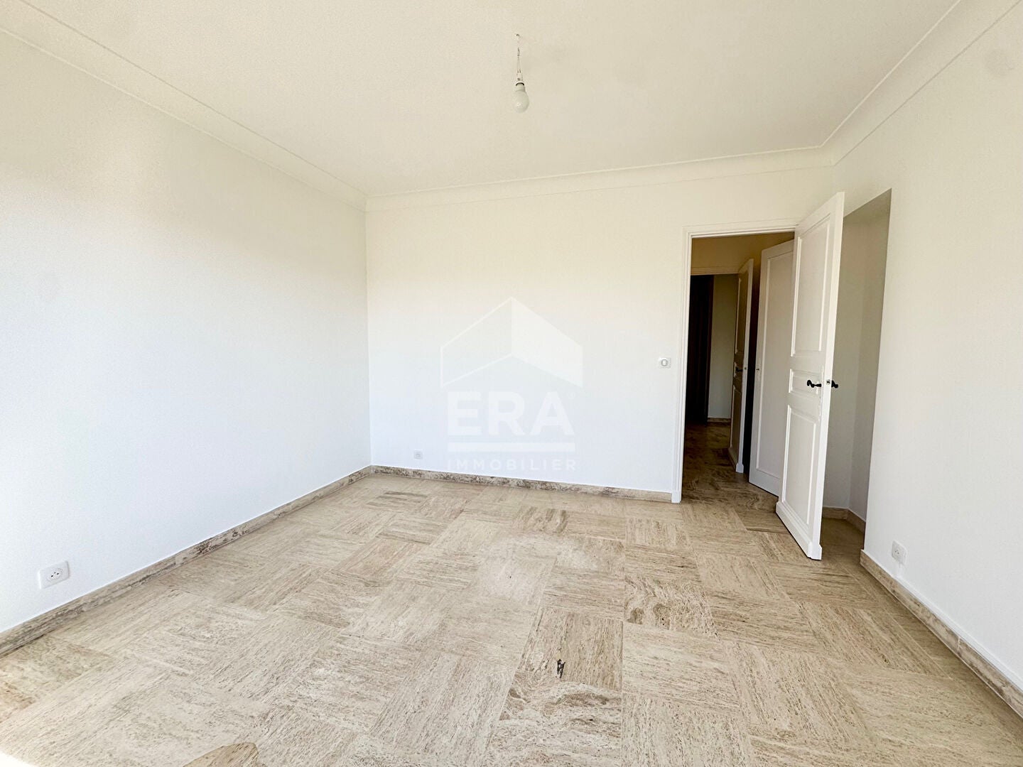 Flat Avenue Jean de Noailles in Cannes