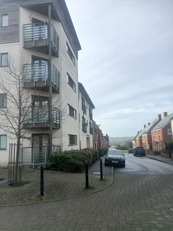Flat Pasteur Drive in Swindon