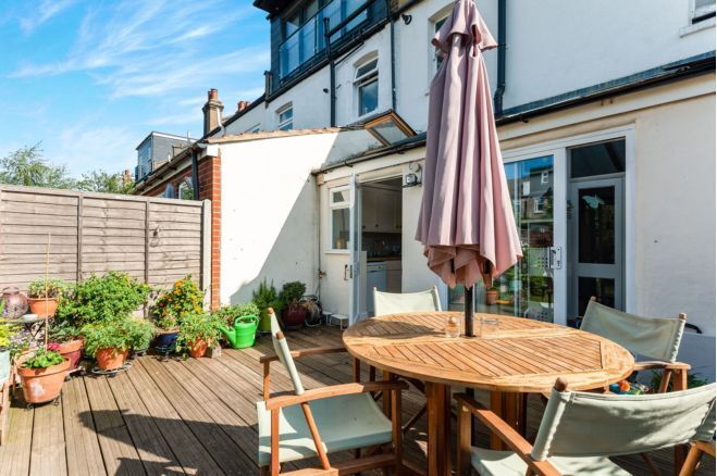 Flat Southcote Road in Greater London