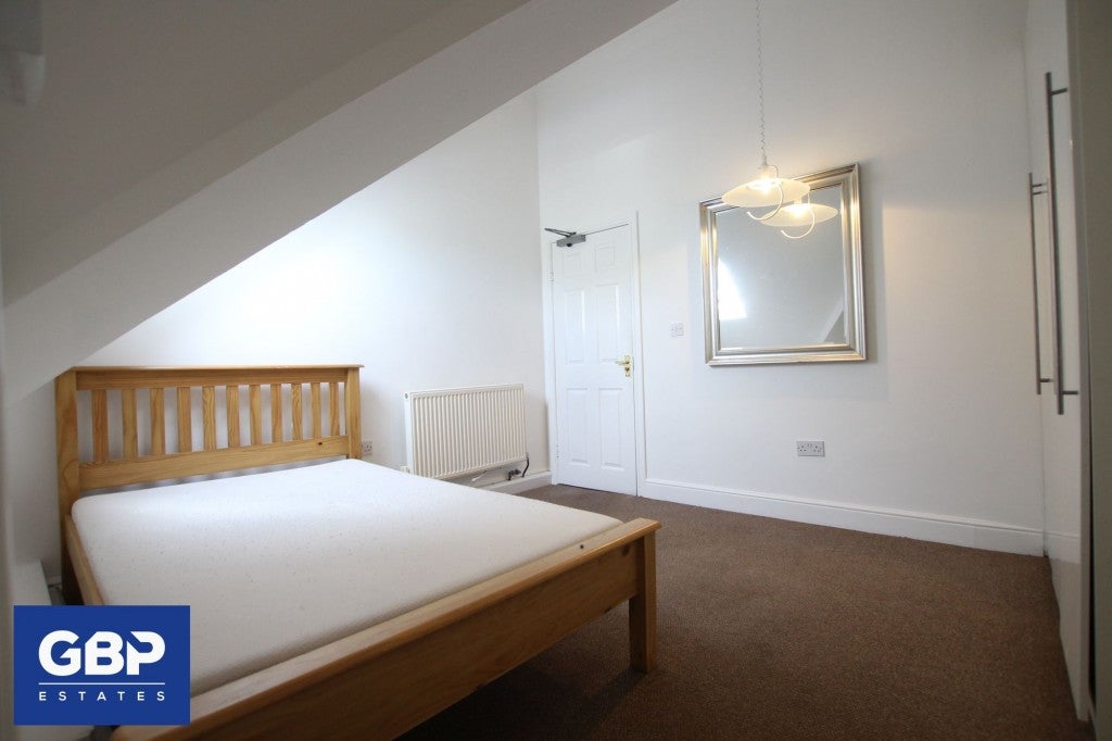 Room Kidman Close in Greater London