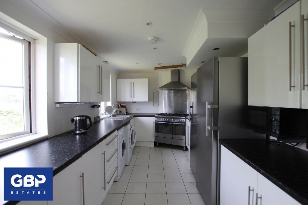 Room Kidman Close in Greater London