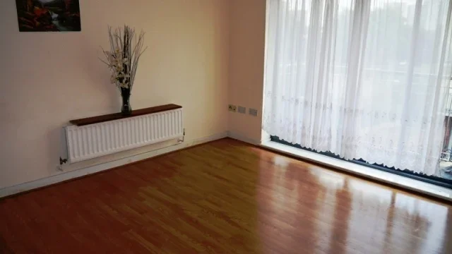 Flat Spring Place in Greater London