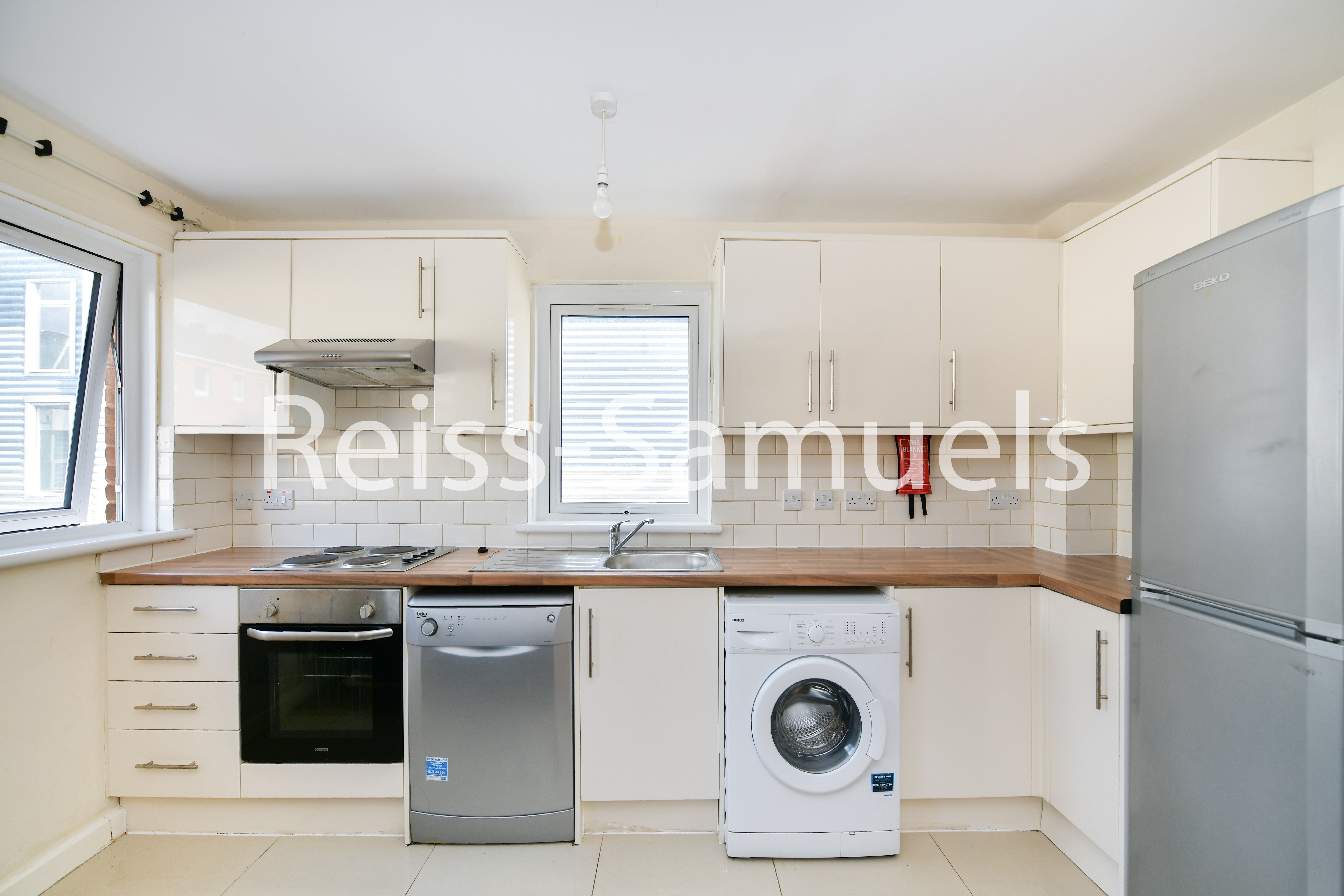 Flat Cyclops Mews in Greater London