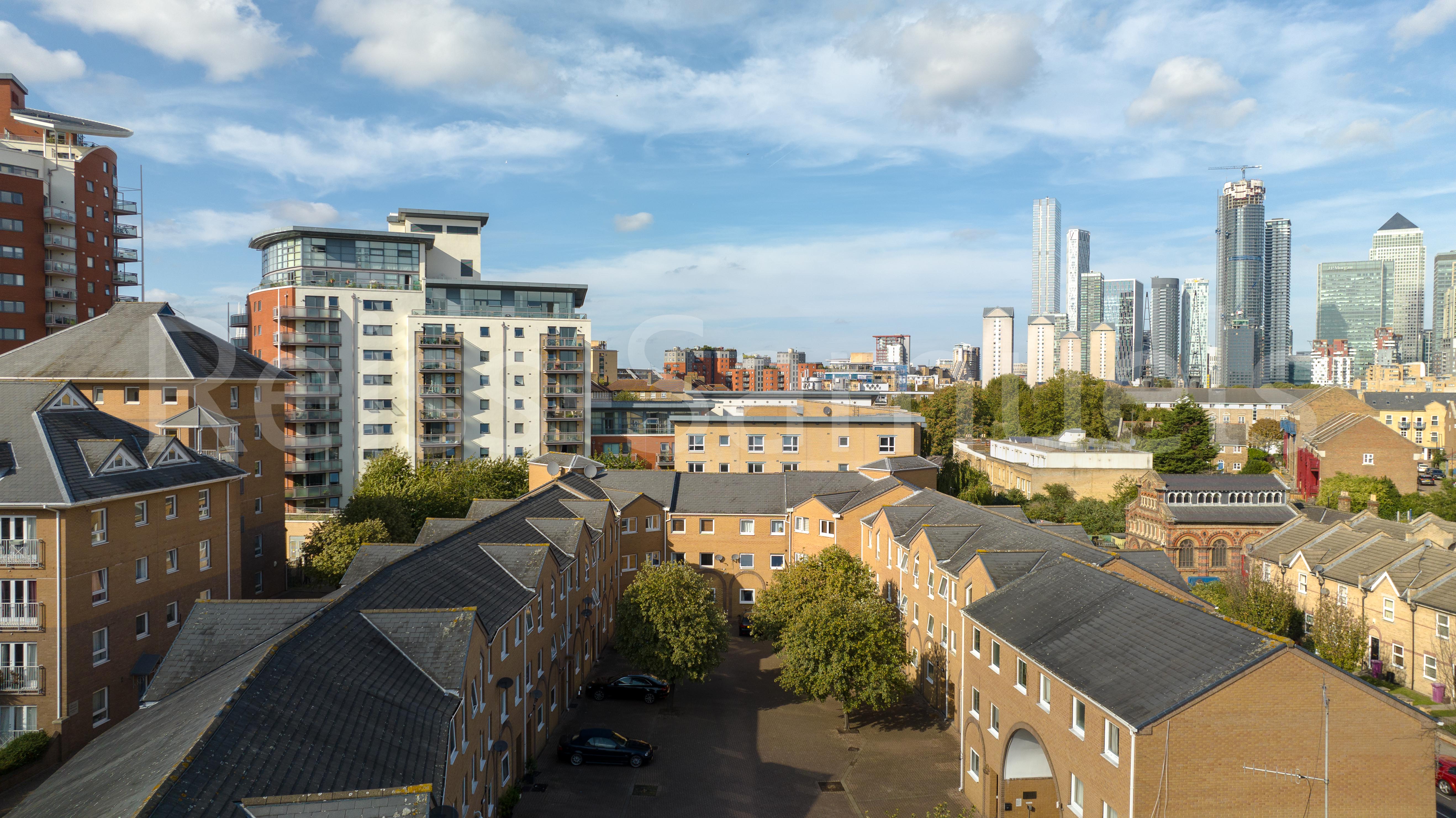 Flat Cyclops Mews in Greater London