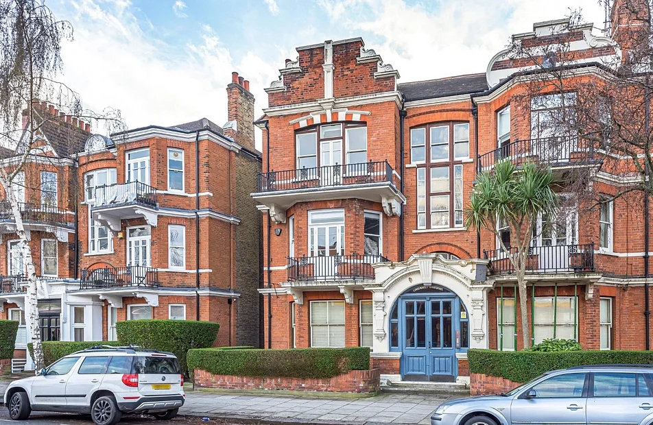 Flat Stamford Brook Avenue in Greater London