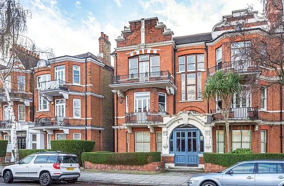 Flat Stamford Brook Avenue in Greater London