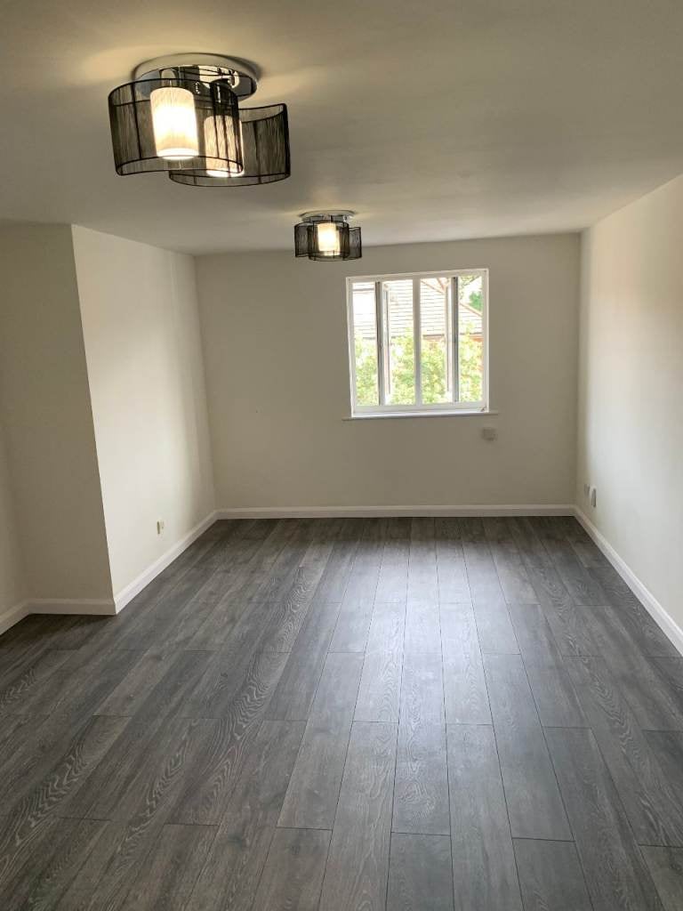 Flat Alwyn Gardens in Greater London