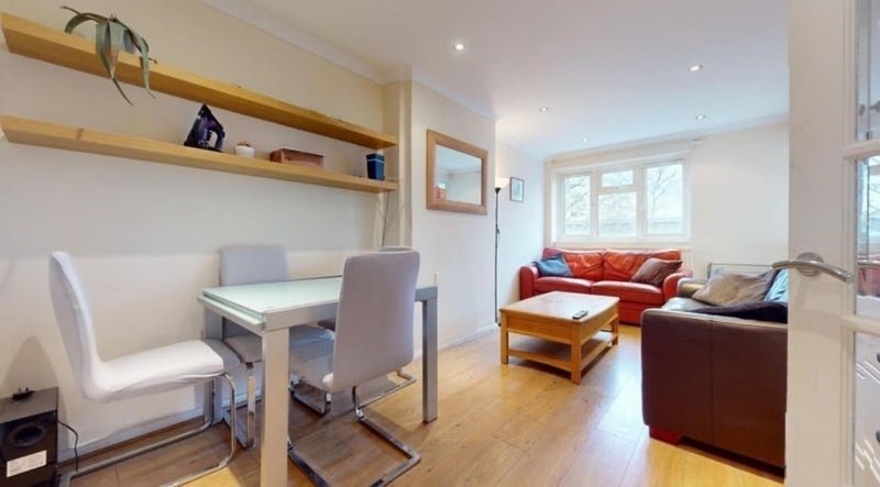 Room Timber Mill Way in Greater London