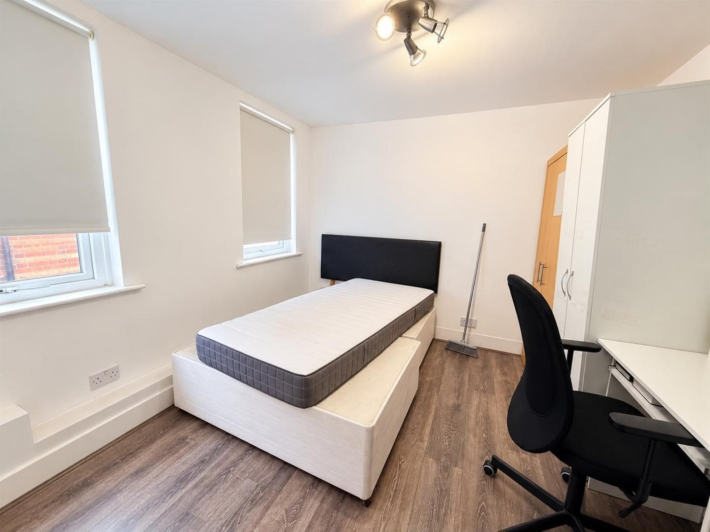 Flat Ravenshurst Avenue in Greater London