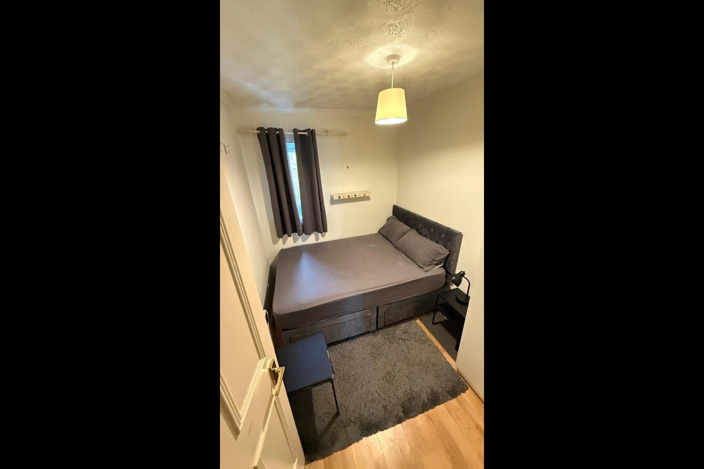 Room Lower Hall Lane in Greater London
