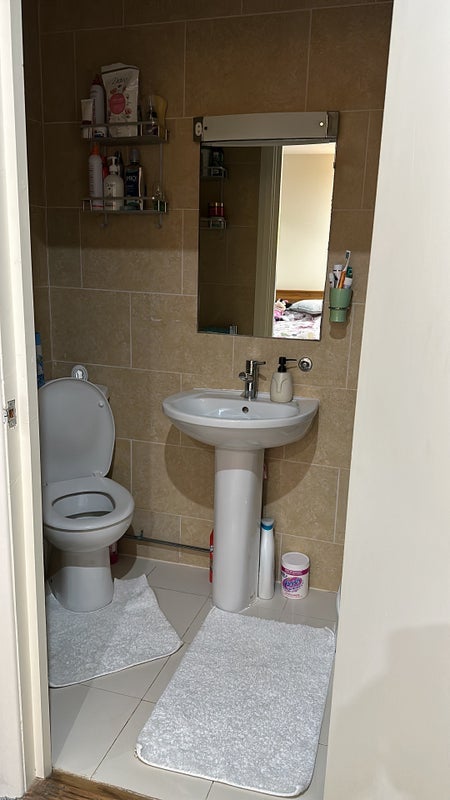 Room Woodland Road in Greater London