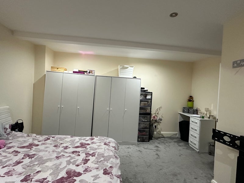 Room Woodland Road in Greater London