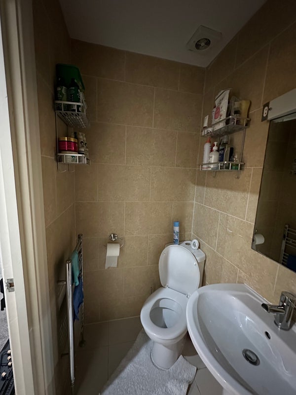 Room Woodland Road in Greater London