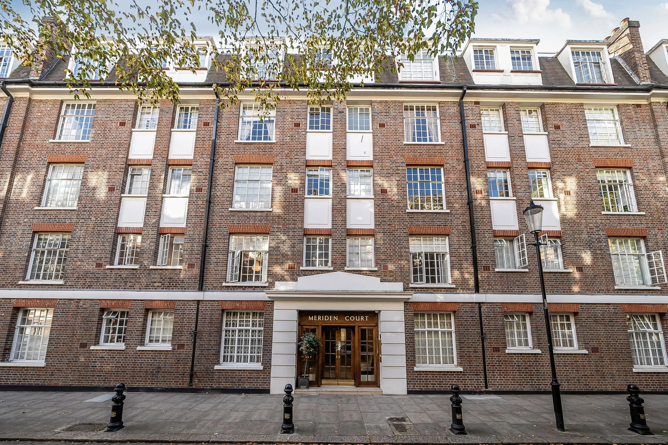 Flat Chelsea Manor Street in Greater London