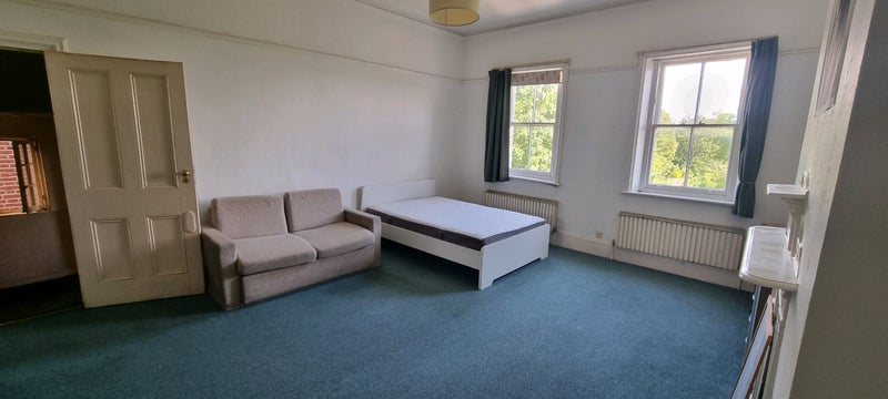 Room Springfield Avenue in Greater London