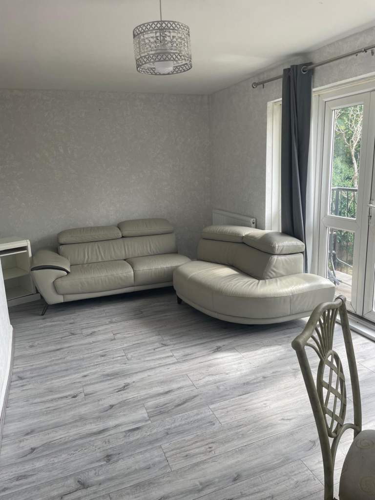 Room North Circular Road in Greater London
