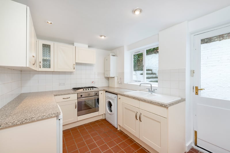 Flat Dorville Crescent in Greater London