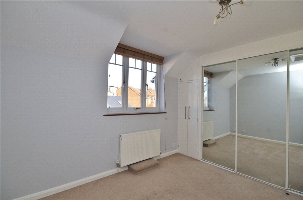 Flat Broadway in Woking