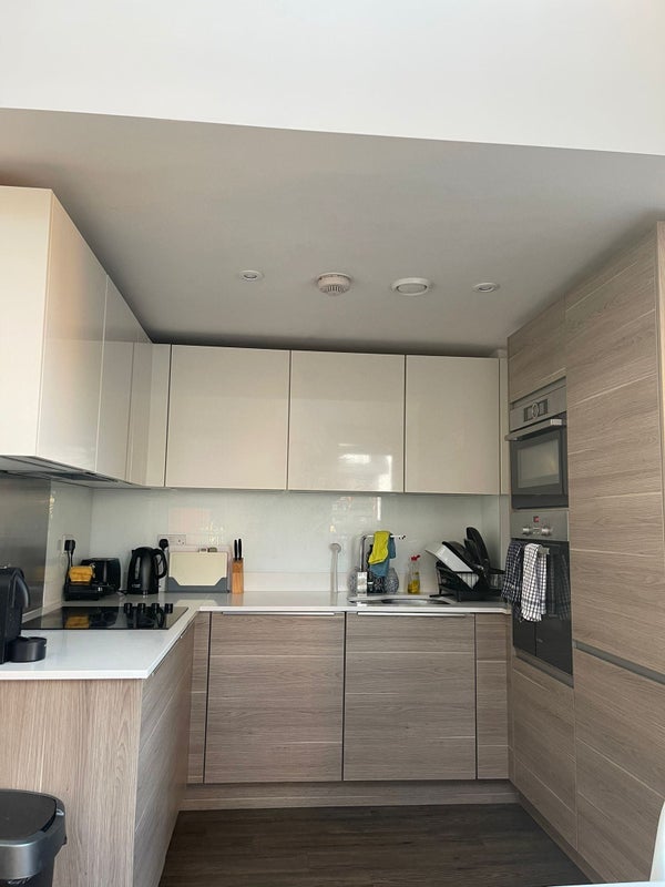 Room Carteret Way in Greater London