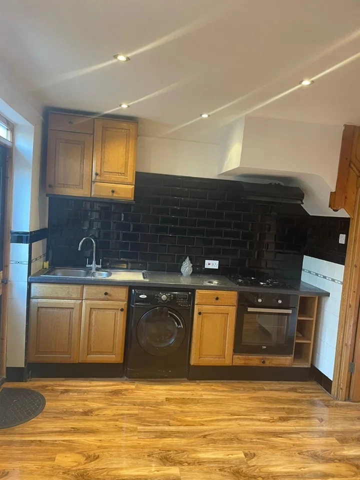 Room Ilfracombe Gardens in Greater London