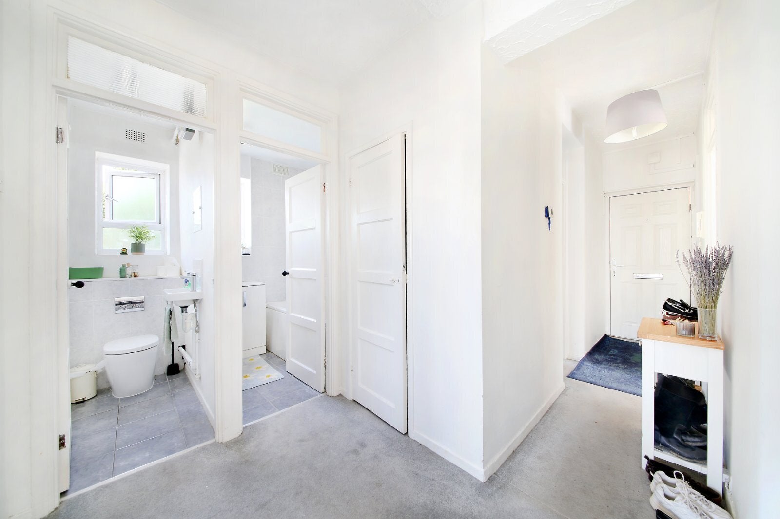 Flat Thornton Road in Greater London