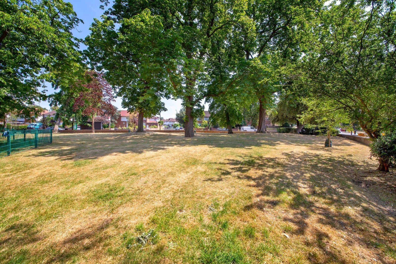 Flat Thornton Road in Greater London