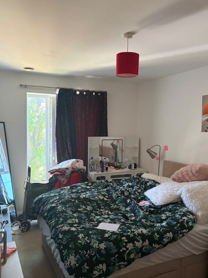 Room Cowdrey Mews in Greater London