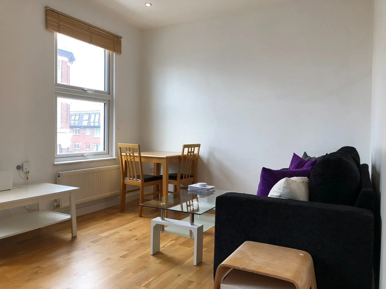 Flat Haydons Road in Greater London