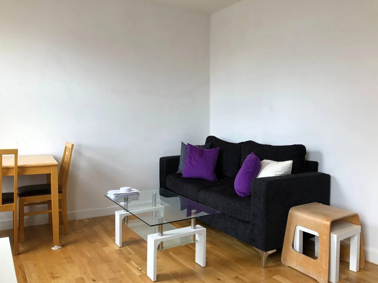Flat Haydons Road in Greater London