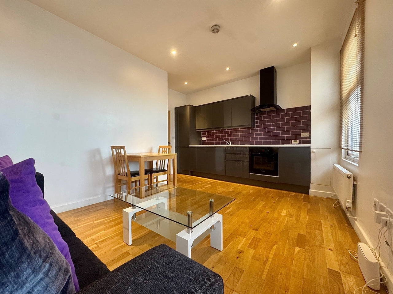 Flat Haydons Road in Greater London