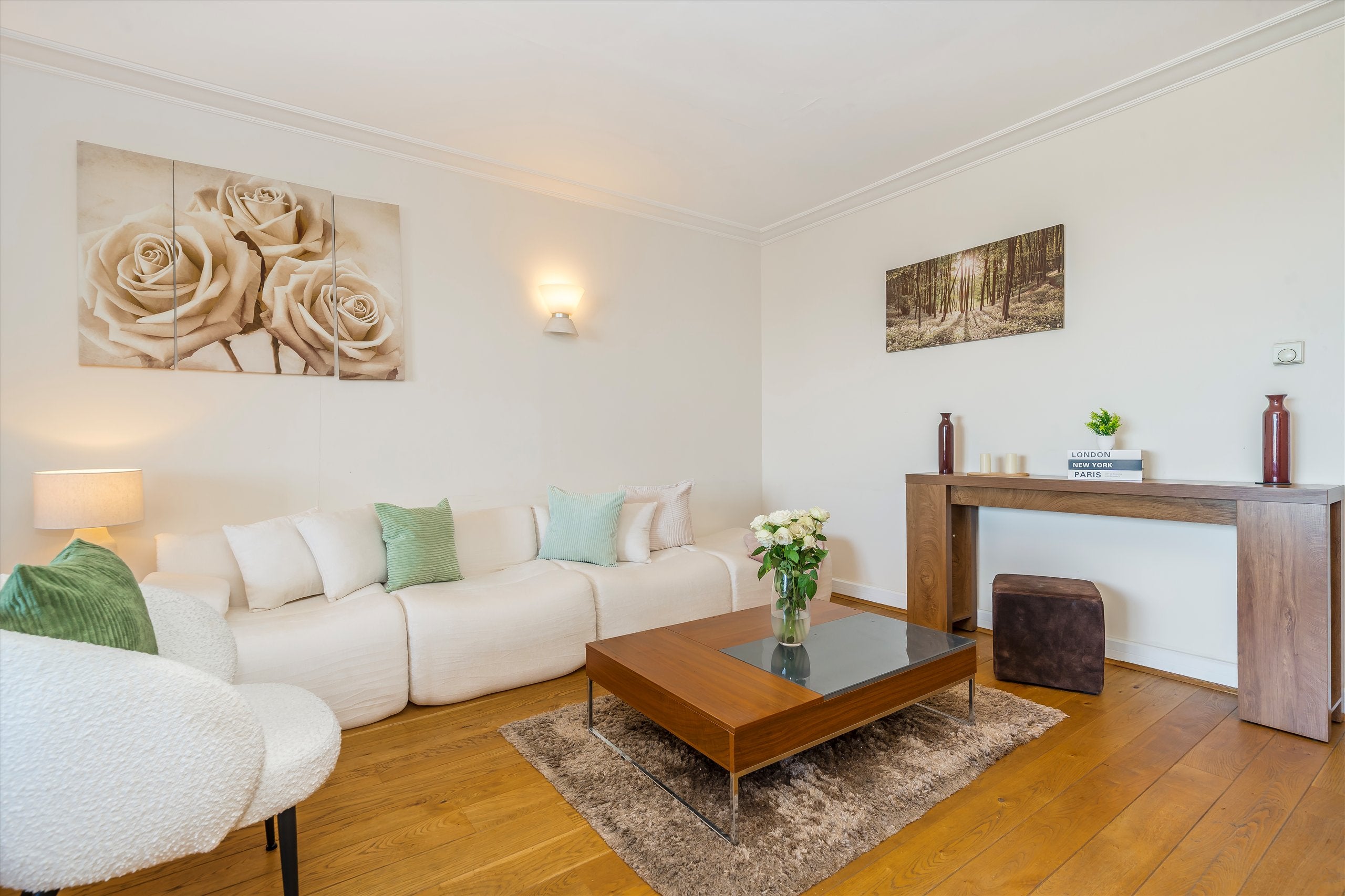 Flat Point W Access Road in Greater London