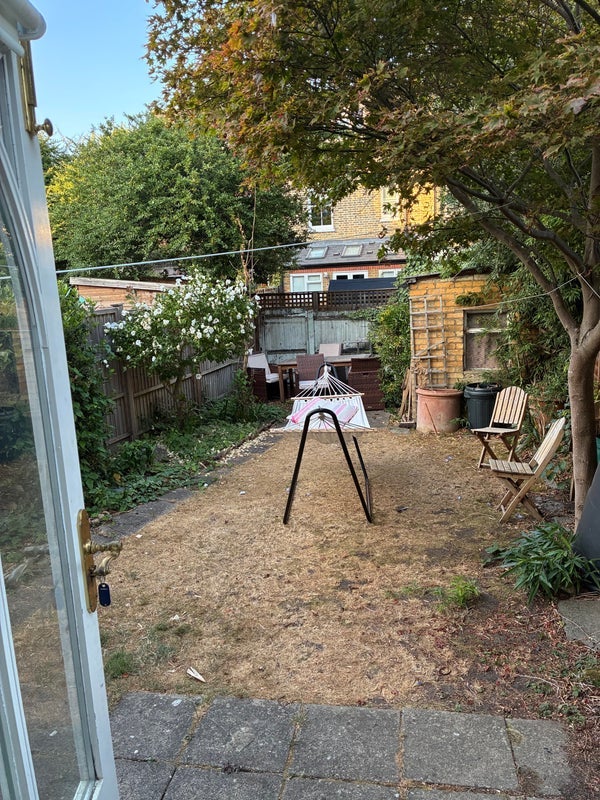 Room Braemar Avenue in Greater London