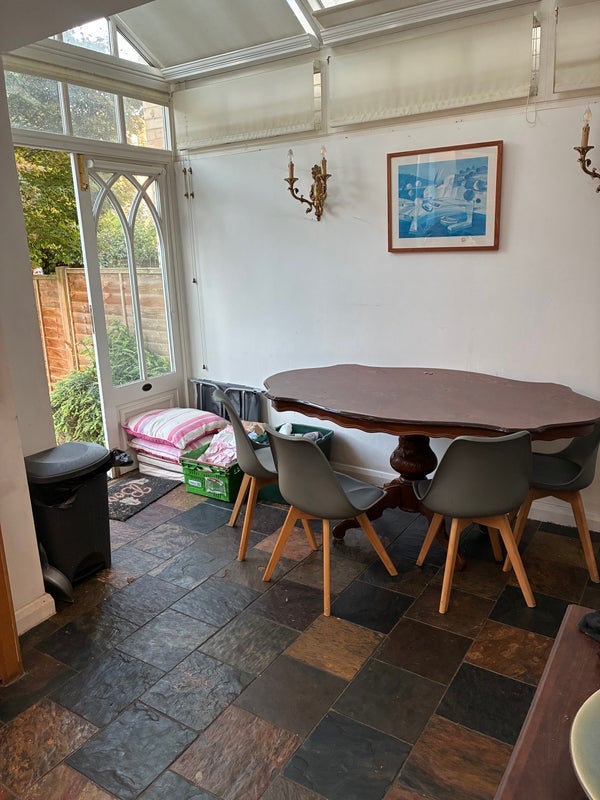 Room Braemar Avenue in Greater London