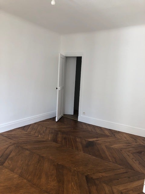 Flat Rue Bourdaloue in Paris