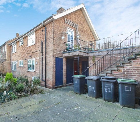 Flat Sheridan Court in Nottingham