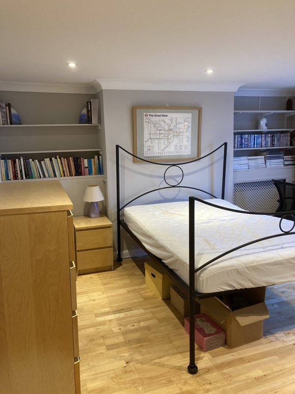 Room Erlanger Road in Greater London