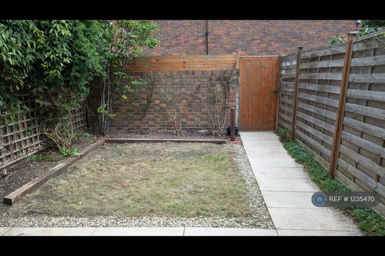 Room Chatham Road in Greater London