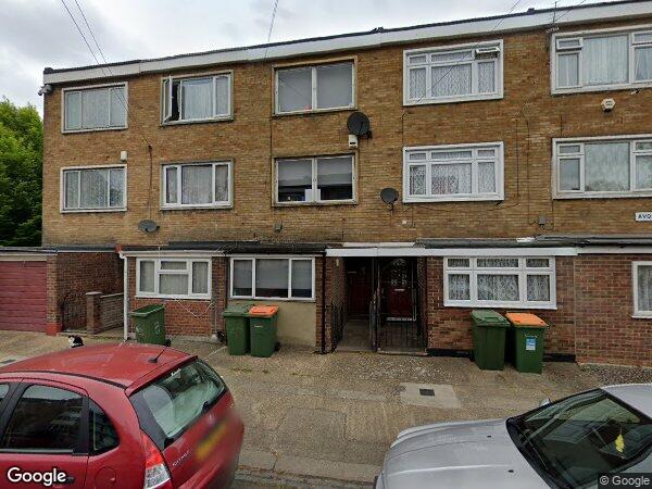 Room Avondale Road in Greater London