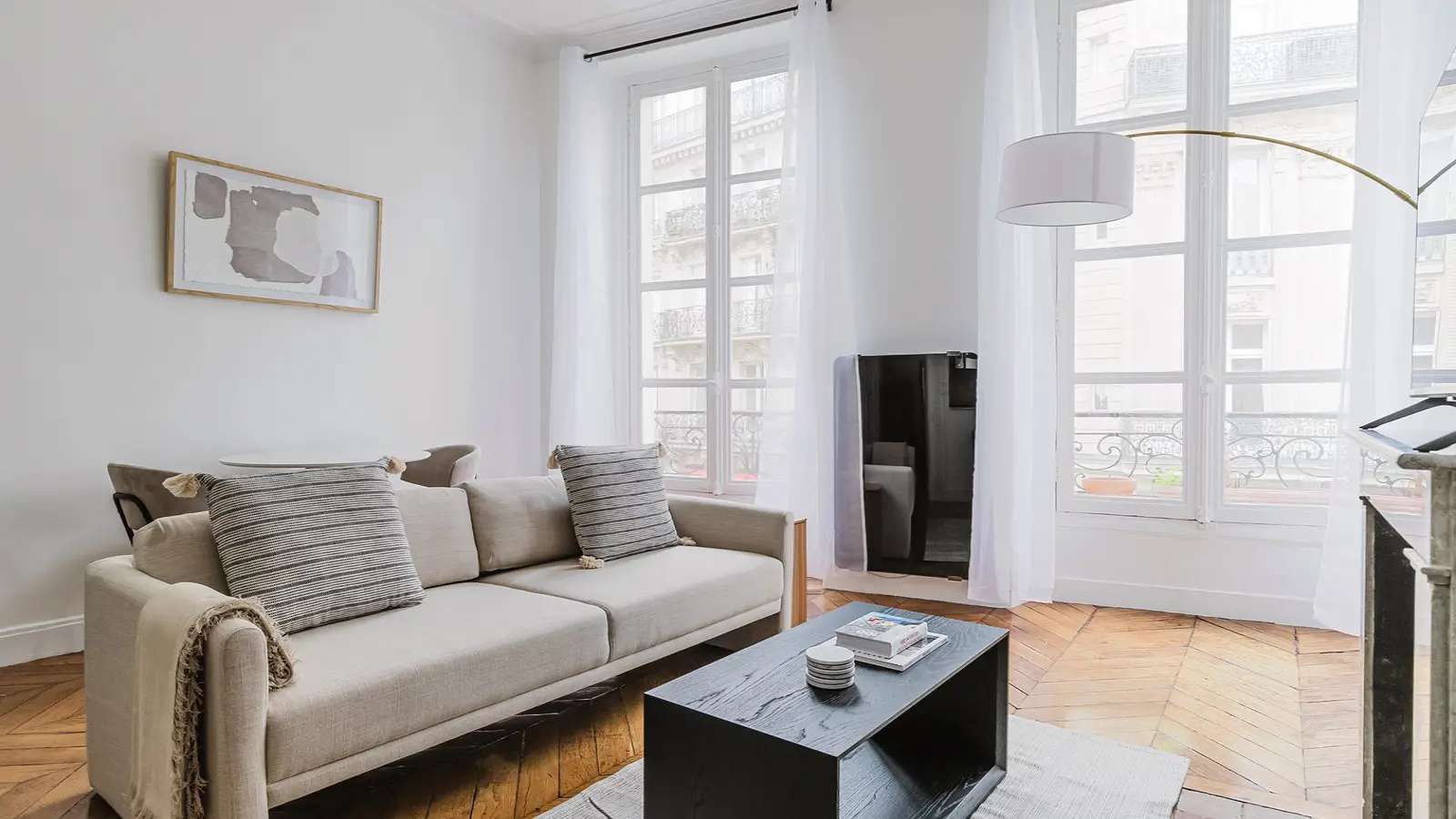 Flat Place Henri Mondor in Paris