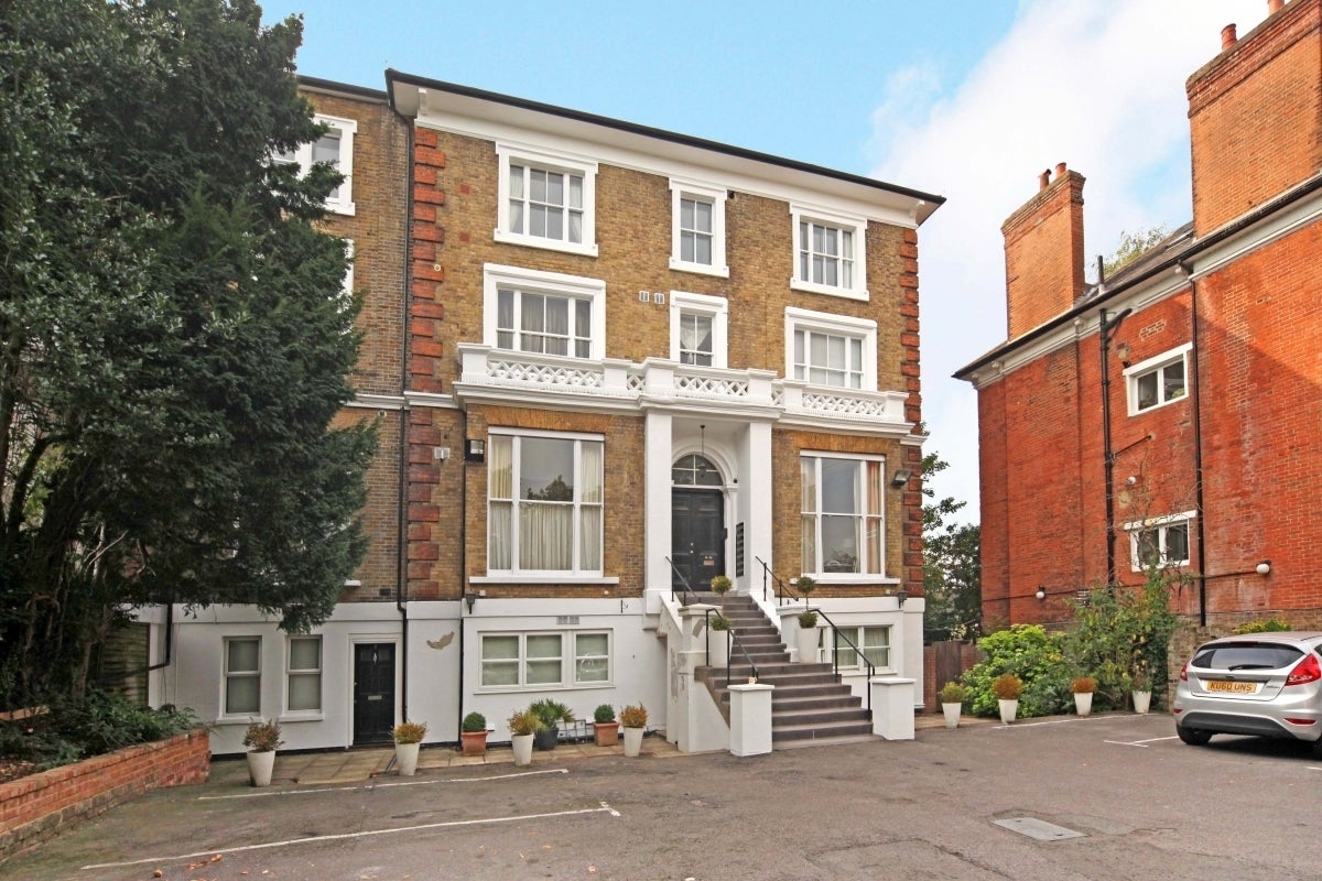Flat Osborne Road in Windsor