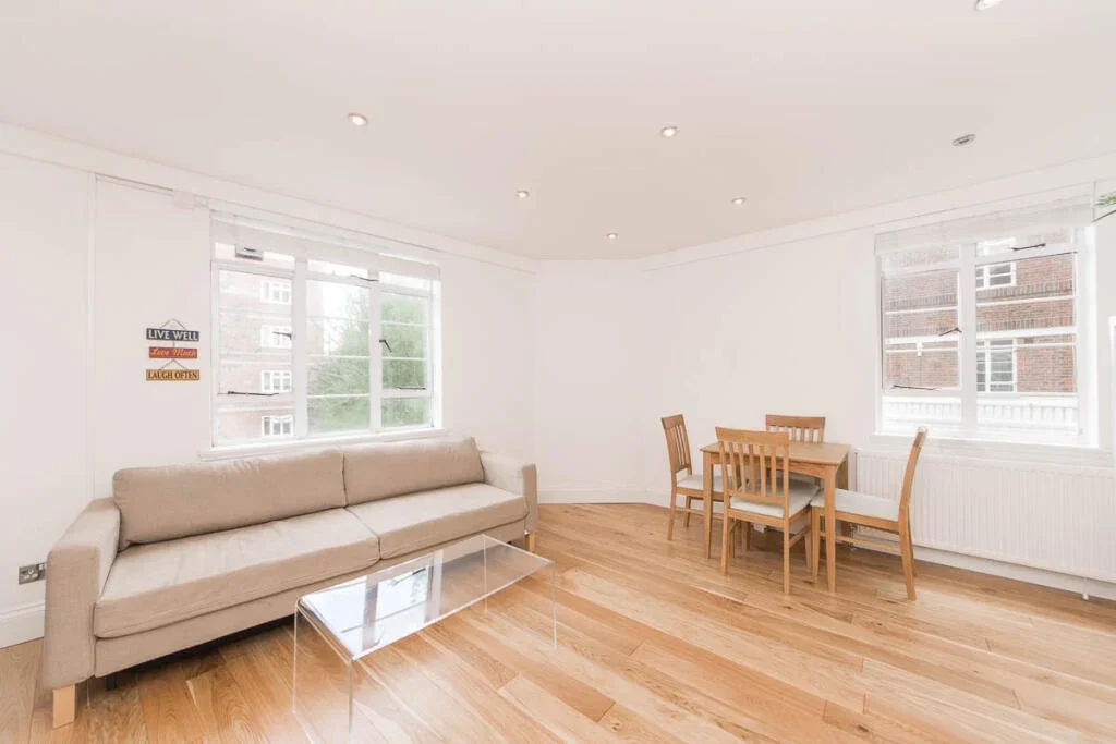 Flat Sloane Avenue in Greater London