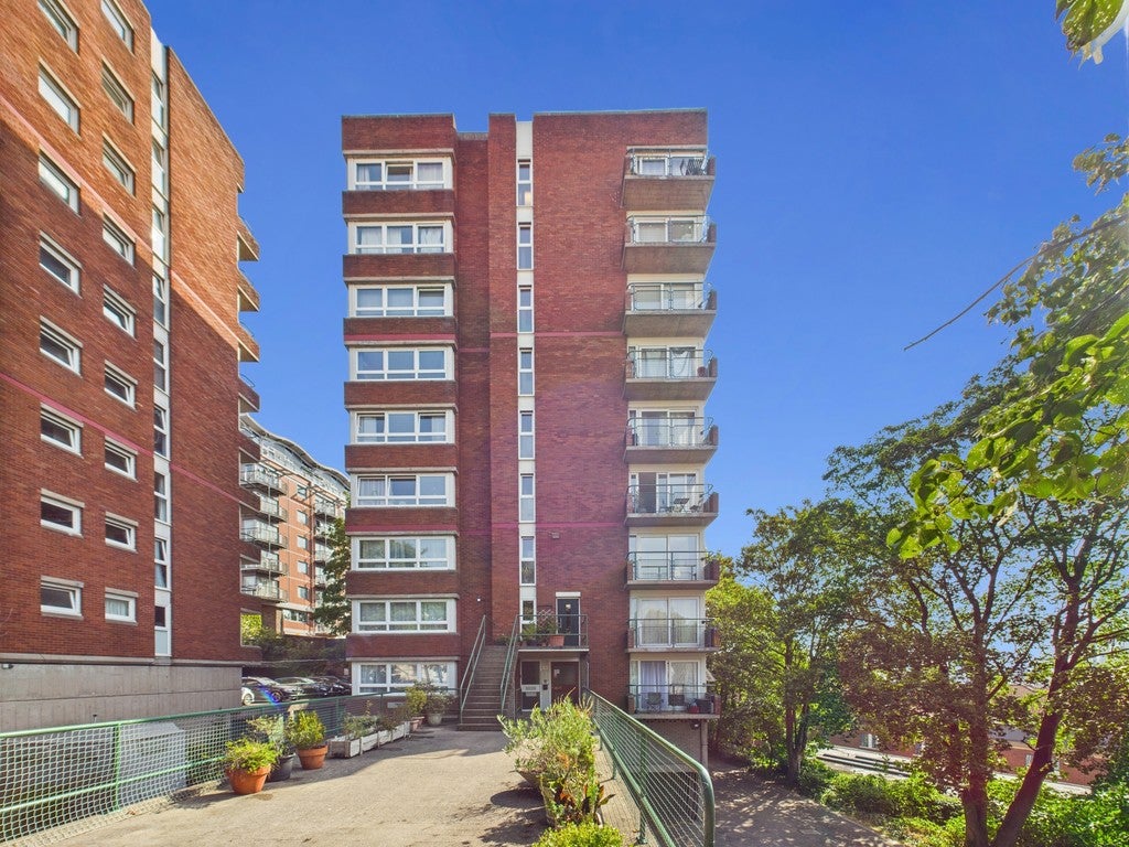 Flat Lower Park Row in Bristol