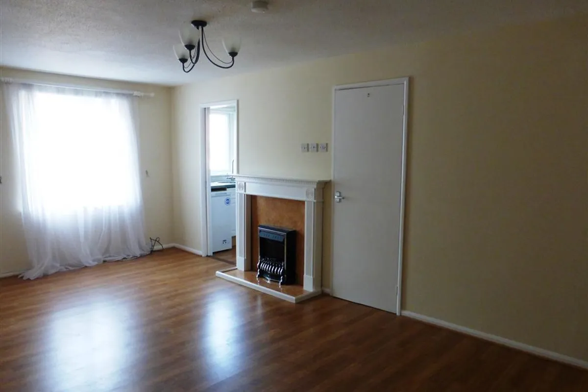 Flat Birchwood Mews in Harrogate